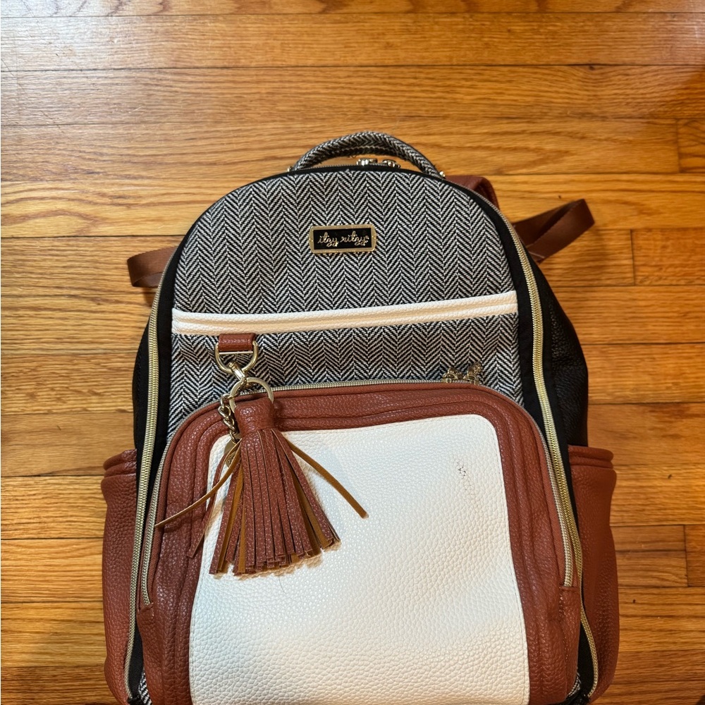 Itzy Ritzy Black and Brown Baby Bag